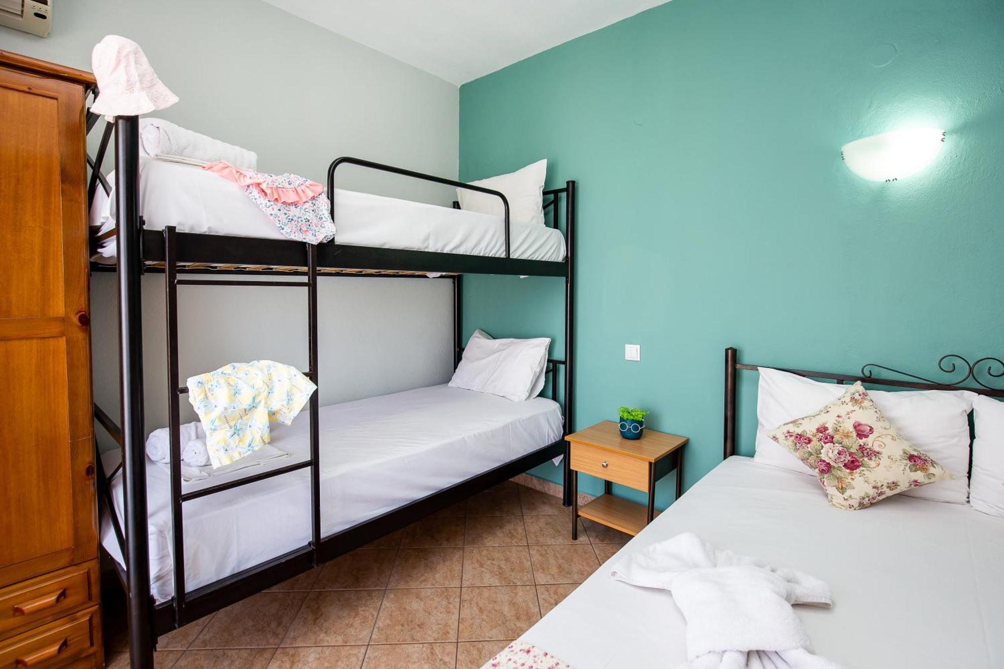 Famelia Lampiris Apartment Potos